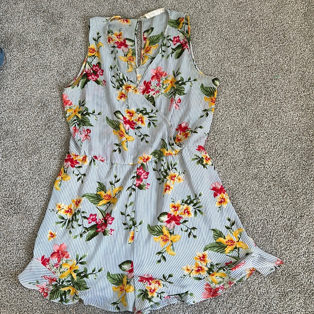 Striped/floral romper 💐